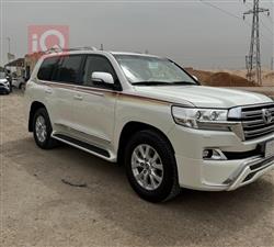 تۆیۆتا لاند کروزەر